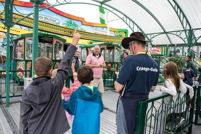 Kirmesfuehrung  fuer Kinder