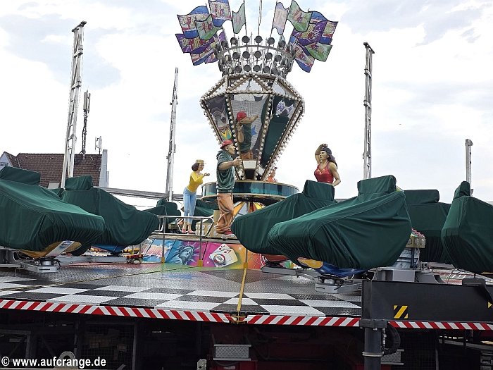 bilder aufbau cranger kirmes 16juli26 breakdance bonner